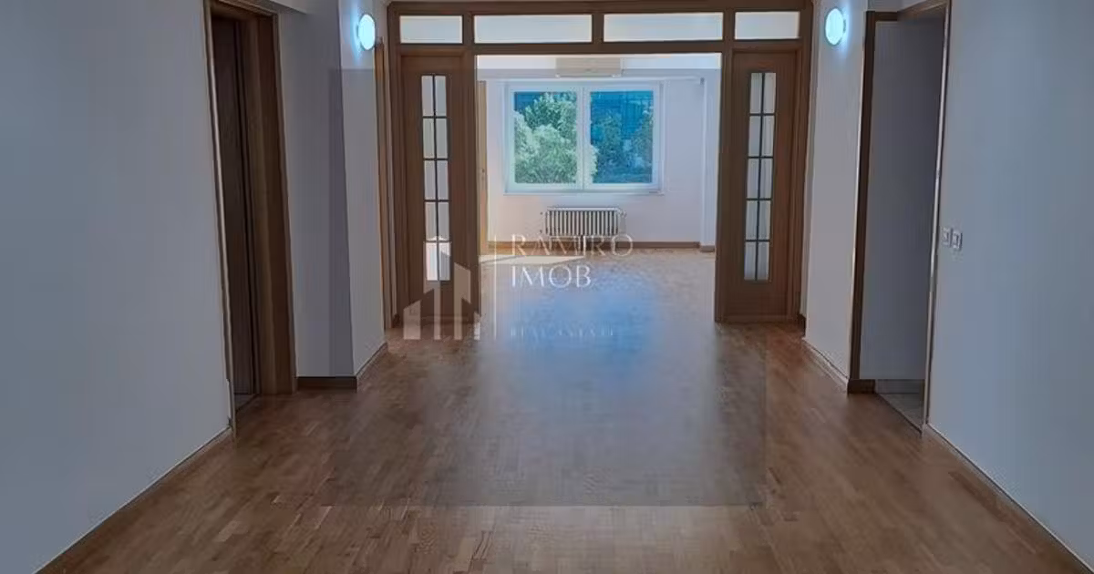 Apartament de vânzare cu 4 camere în zona Unirii, Sector 3