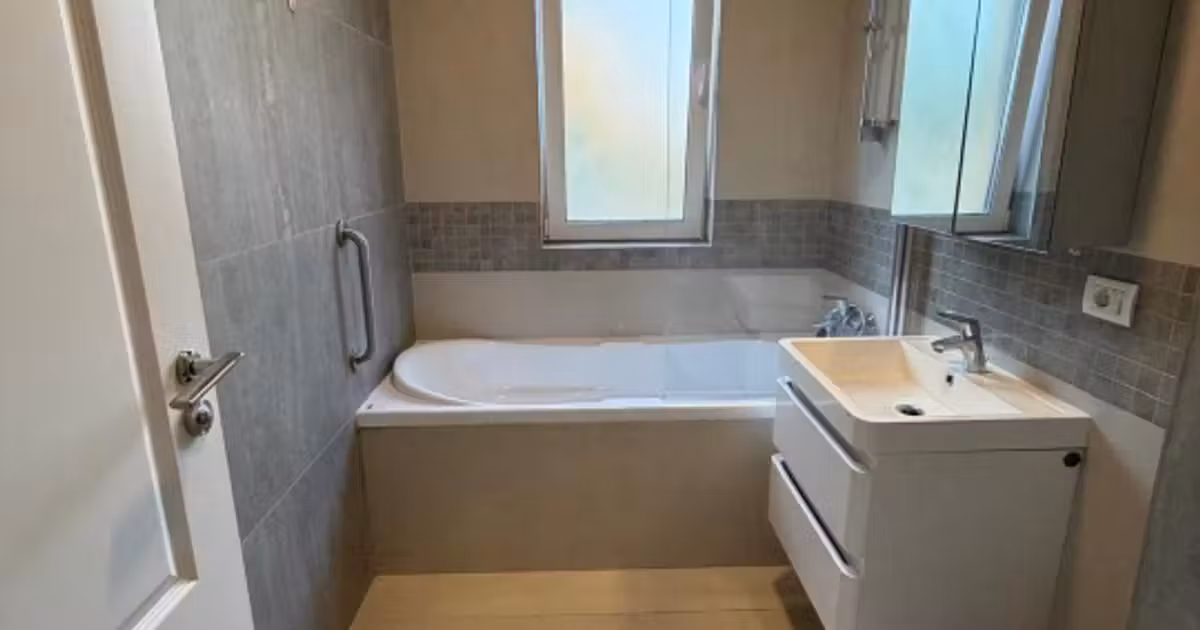 Apartament de vânzare cu 3 camere în Dumbrăvița