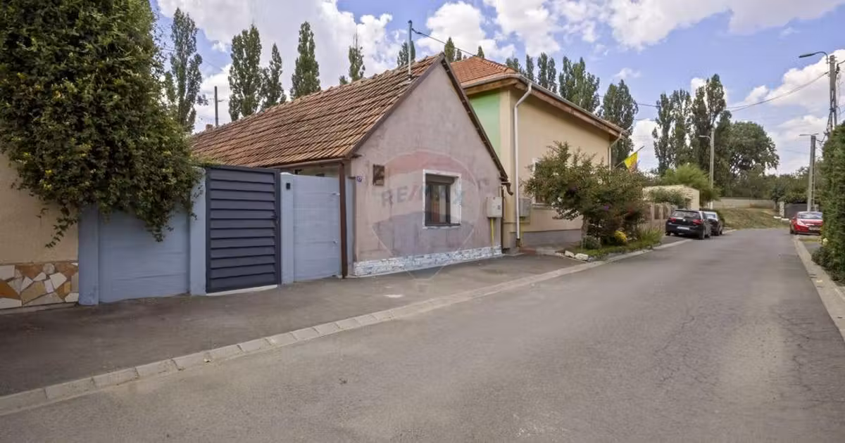 Casă individuală de vânzare cu 3 camere, mobilată în zona Aradul Nou, Arad