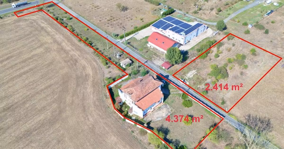 Spațiu comercial de vânzare de 728 mp, în Pecica