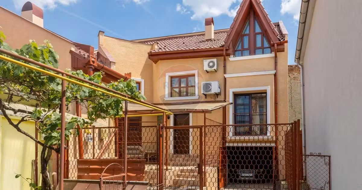 Casă individuală de vânzare cu 3 camere, mobilată în zona Intim, Arad