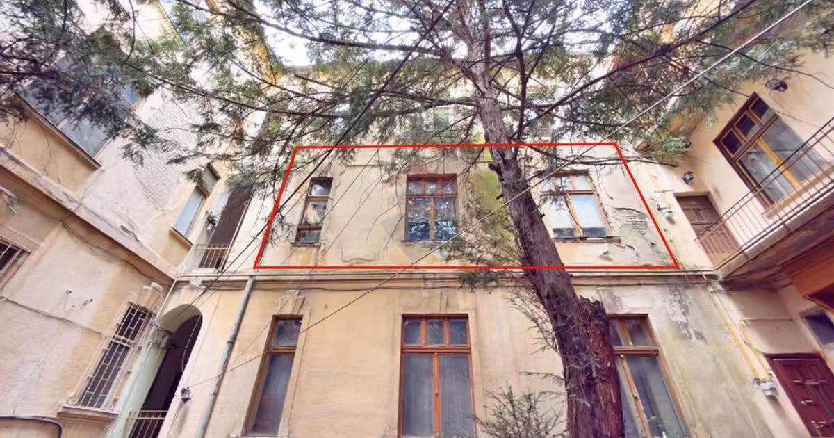 Apartament de vânzare cu 3 camere în zona Central, Arad