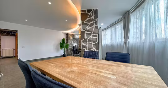 Apartament Titan