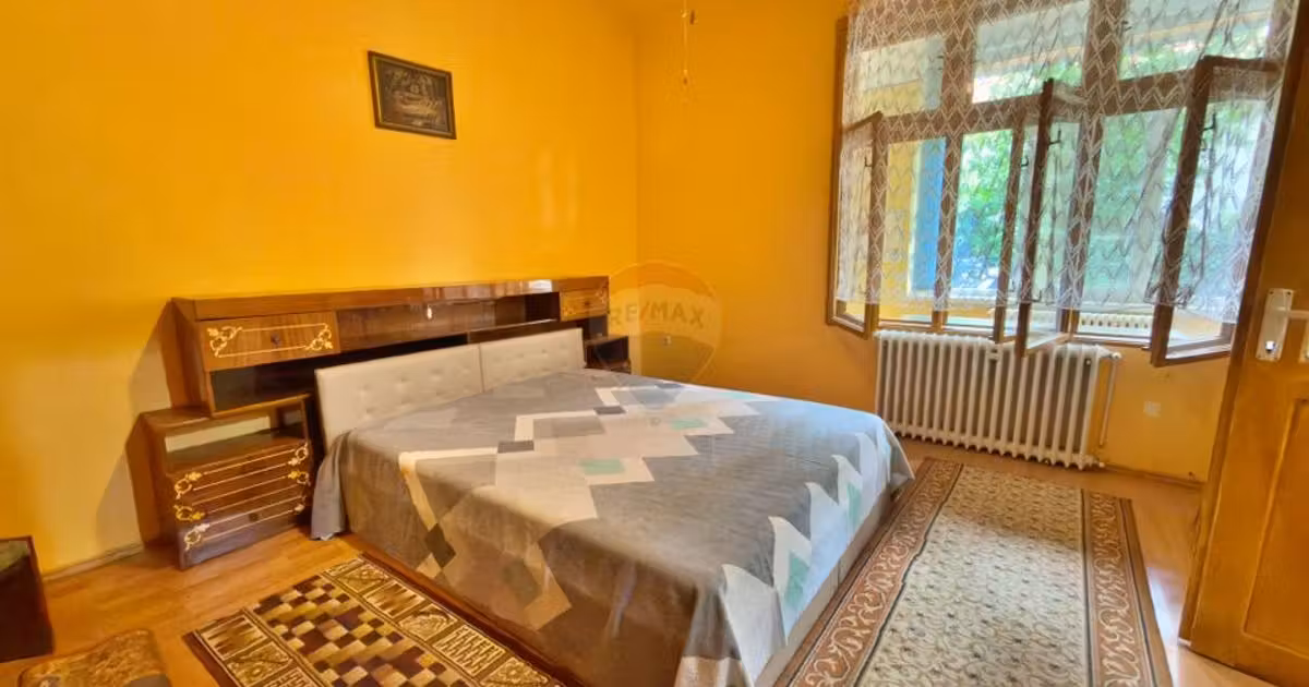 Apartament de vânzare cu 2 camere în zona Central, Arad