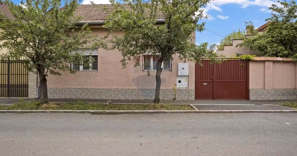 Casă individuală de vânzare cu 3 camere, mobilată în zona Micălaca, Arad