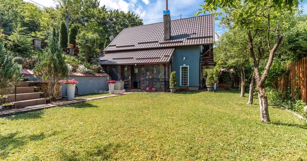 Casă individuală de vânzare cu 3 camere în Rimetea