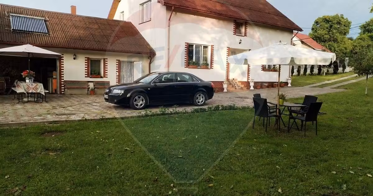 Casă individuală de vânzare cu 6 camere, mobilată în Sighetu Marmației