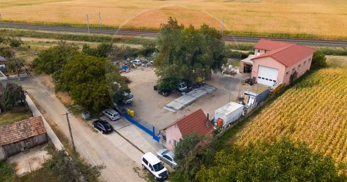 Spațiu industrial de vânzare de 269.9 mp, în Păuliș