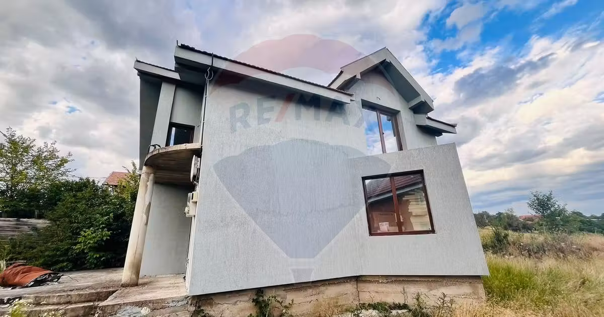 Casă individuală de vânzare cu 4 camere în Hidișelu de Sus