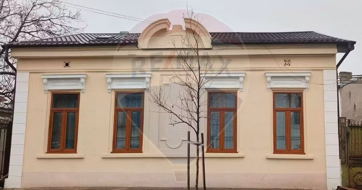 Casă individuală de vânzare cu 3 camere, mobilată în zona Central, Galați