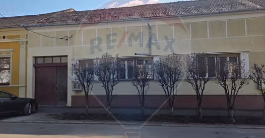 Casă Ultracentral