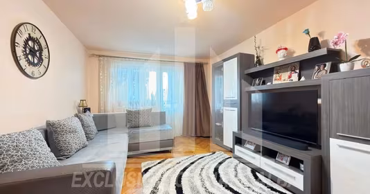 Apartament Cetate