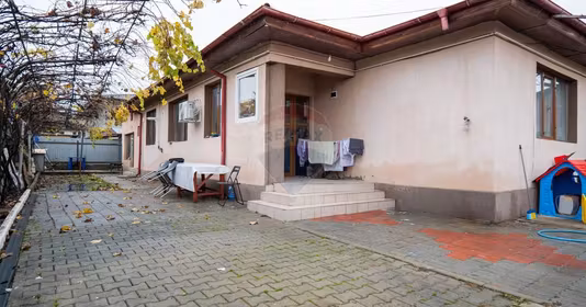 Casă Periferie