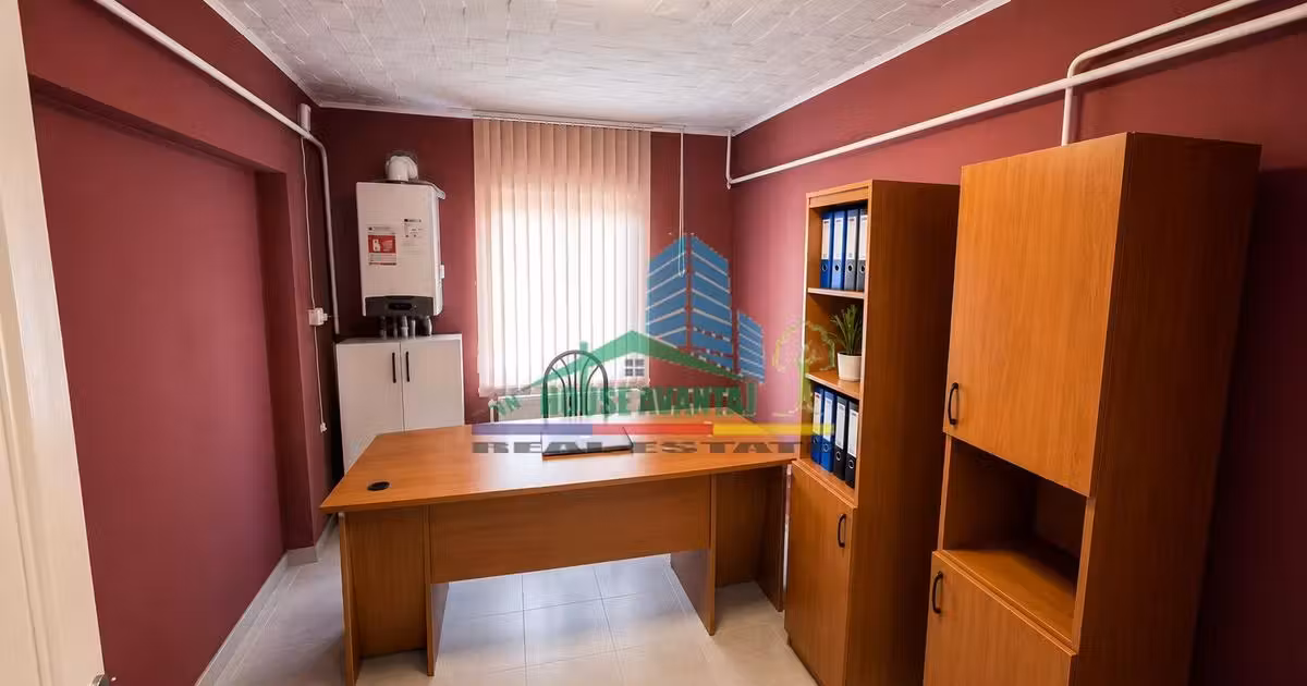 Apartament de vânzare cu 4 camere în zona Ultracentral, Focșani