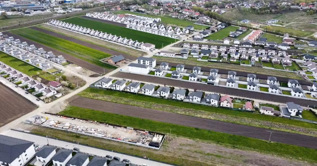 Teren Construcții intravilan de vânzare de 1100 mp, în Șcheia