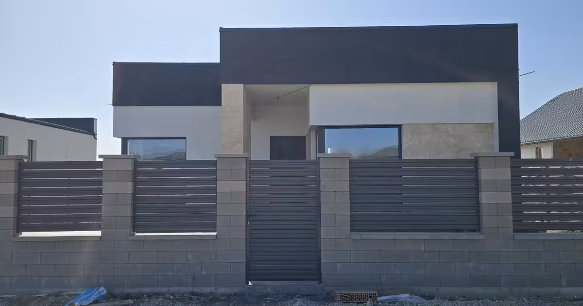 Casă de vânzare cu 3 camere în Berceni