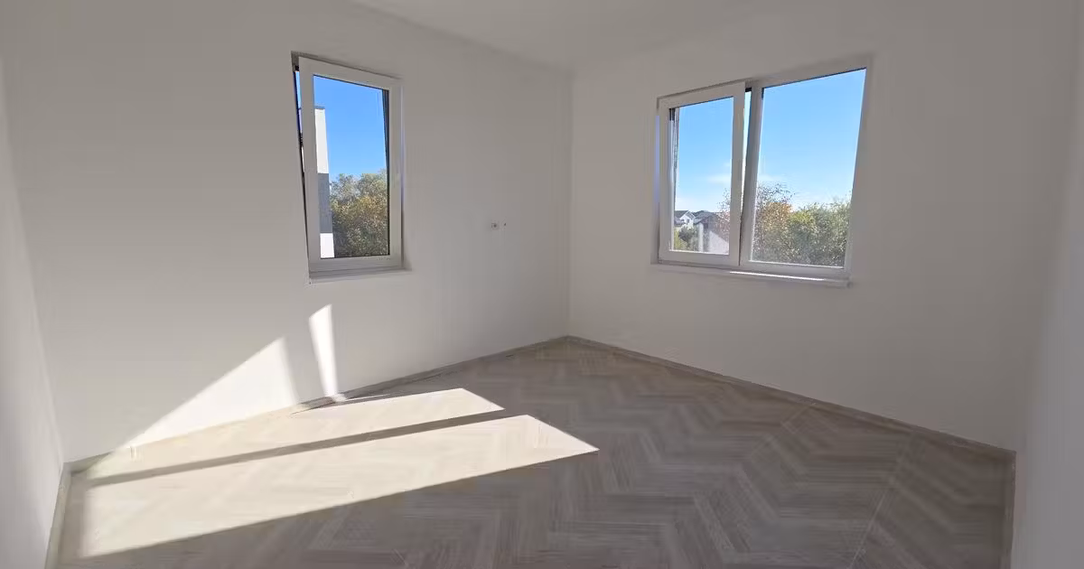 Casă de vânzare cu 4 camere în Berceni