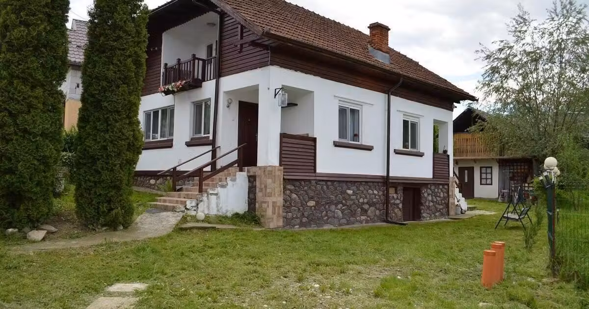 Casă individuală de vânzare cu 4 camere, mobilată în Nucșoara