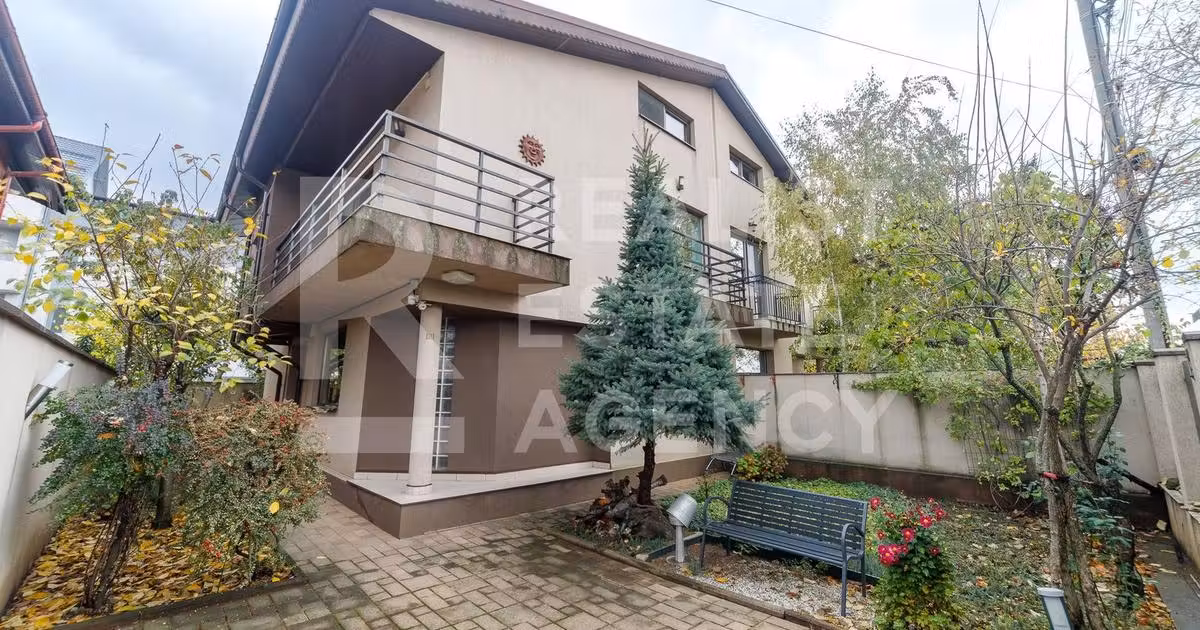 Casă individuală de vânzare cu 8 camere, mobilată în zona Militari, Sector 6