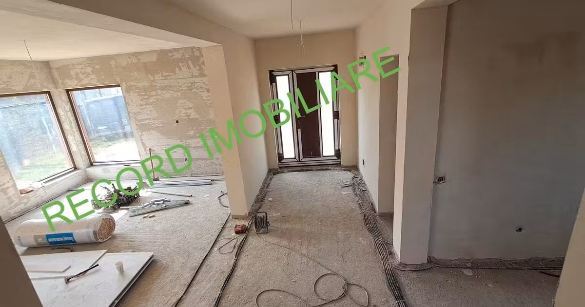 Casă individuală de vânzare cu 4 camere în Gilău