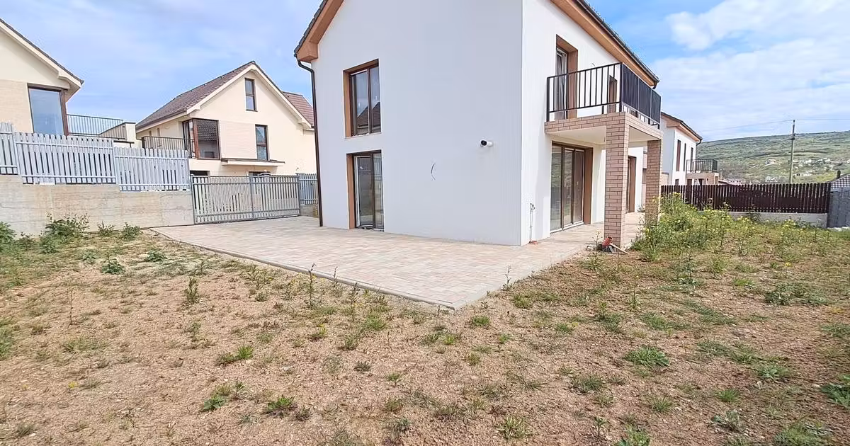 Duplex de vânzare cu 5 camere în Chinteni