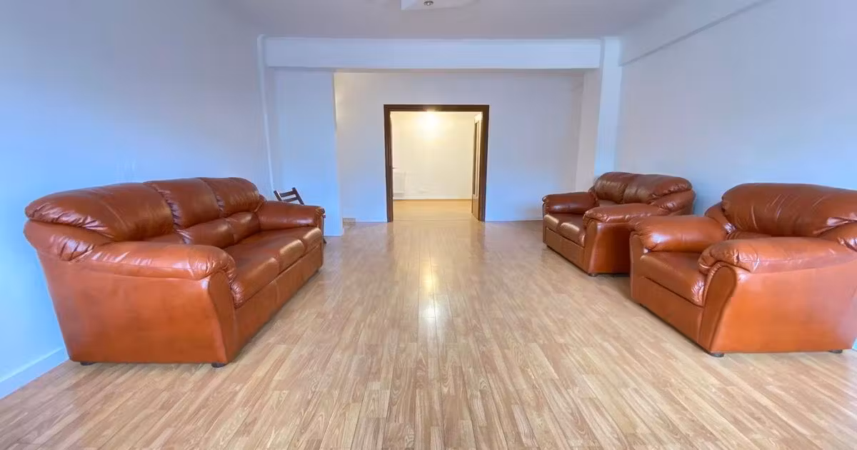 Apartament de vânzare cu 4 camere în zona 1 Mai, Sector 1