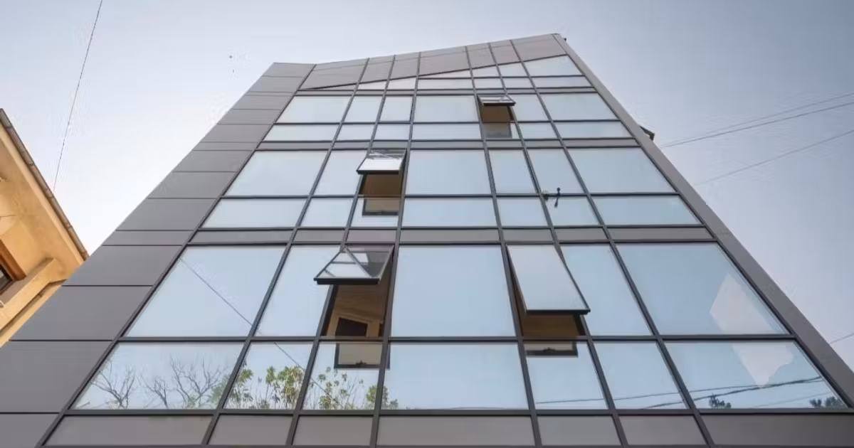 Birou de vânzare 952 mp în zona Drumul Sării, Sector 6