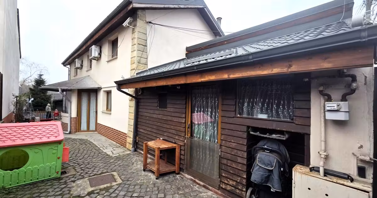 Casă de vânzare cu 4 camere în zona Pantelimon, Sector 2