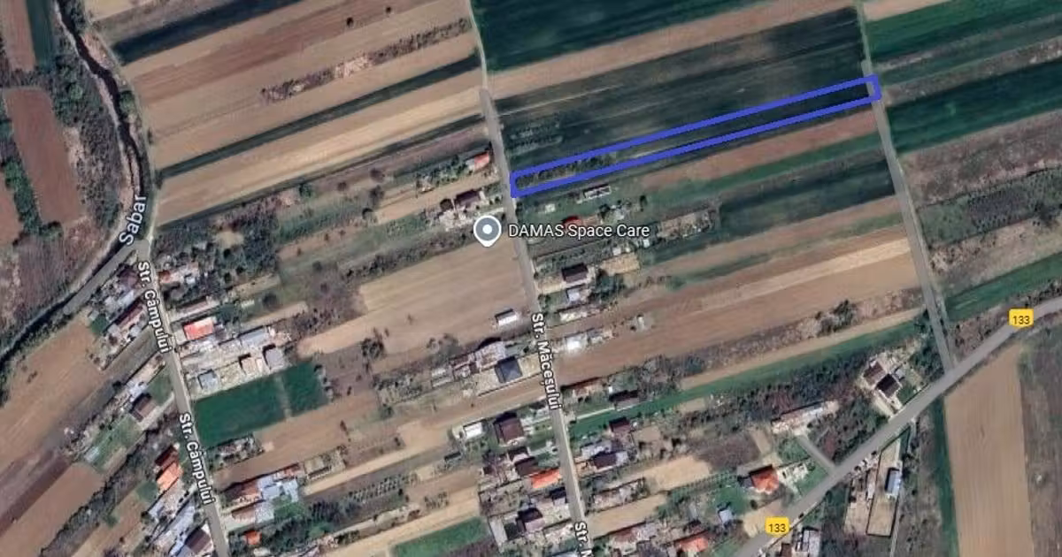 Teren Construcții intravilan de vânzare de 2500 mp, în Crivina