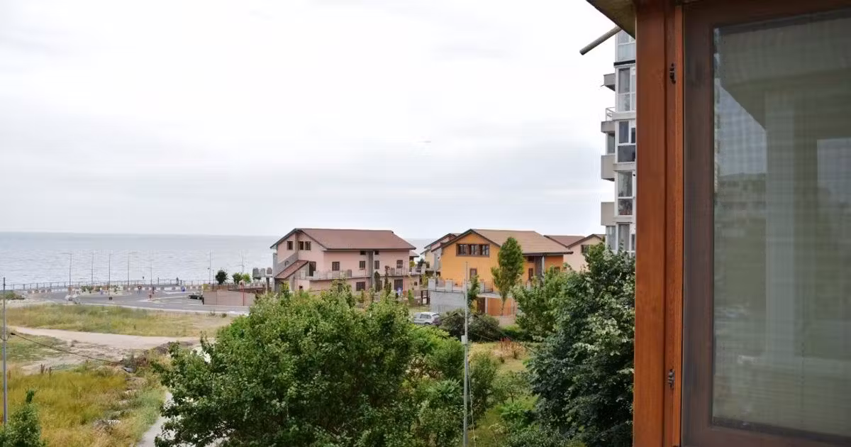 Apartament de vânzare cu 3 camere, mobilat în zona Faleza Nord, Constanța