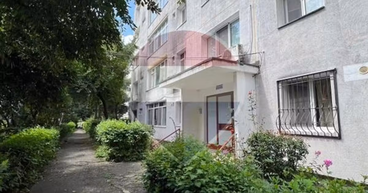 Apartament de vânzare cu 2 camere, mobilat în zona Cina, Ploiești