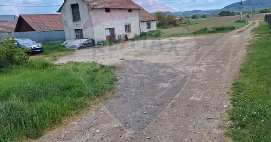 Teren Dârlos
