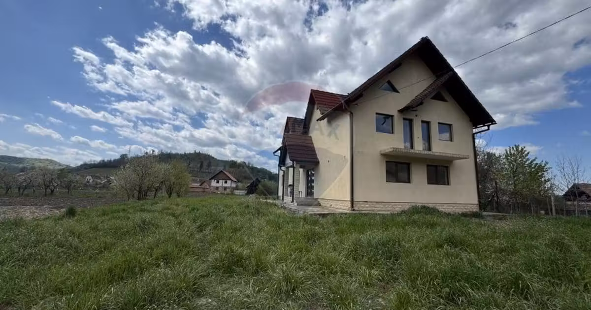 Casă individuală de vânzare cu 6 camere în Moșna