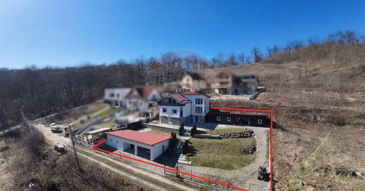 Casă de vânzare cu 5 camere în Mediaș