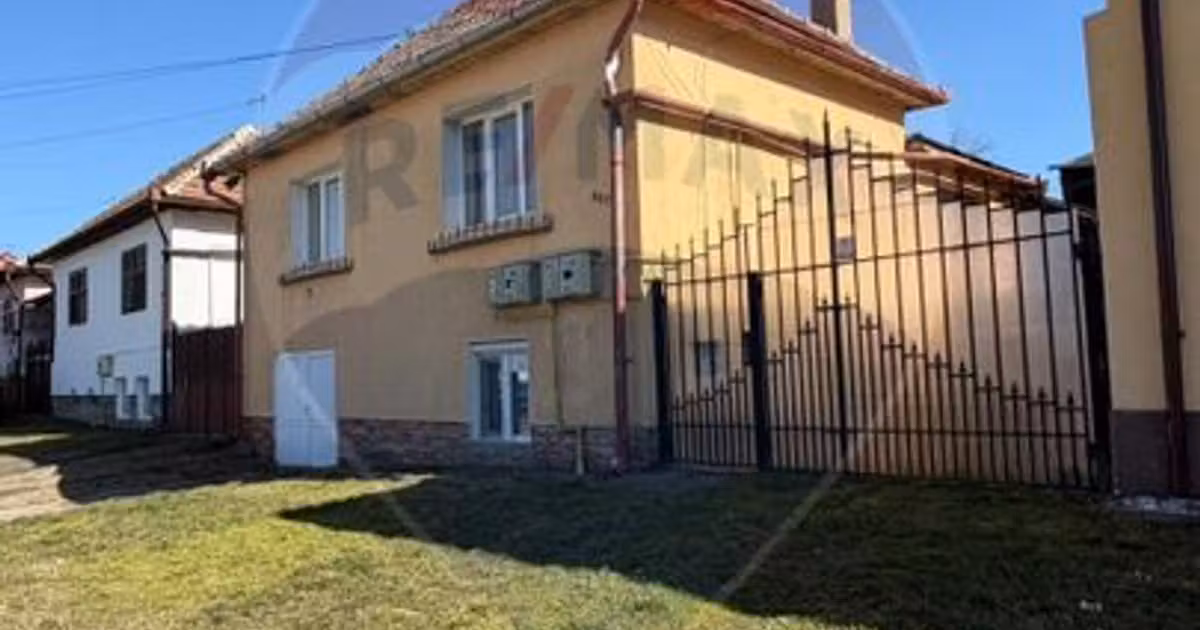 Casă de vânzare cu 4 camere, mobilată în Axente Sever