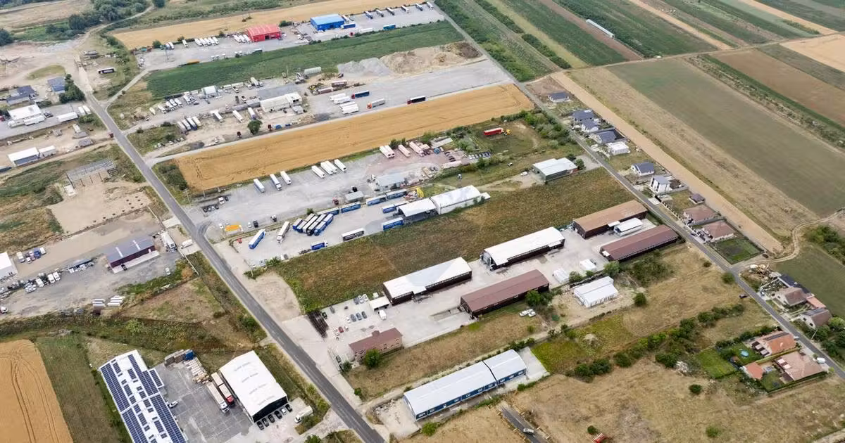 Spațiu comercial · 3300 m², Rogerius, Oradea