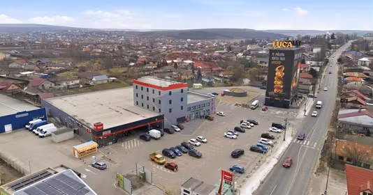 Spațiu comercial Est