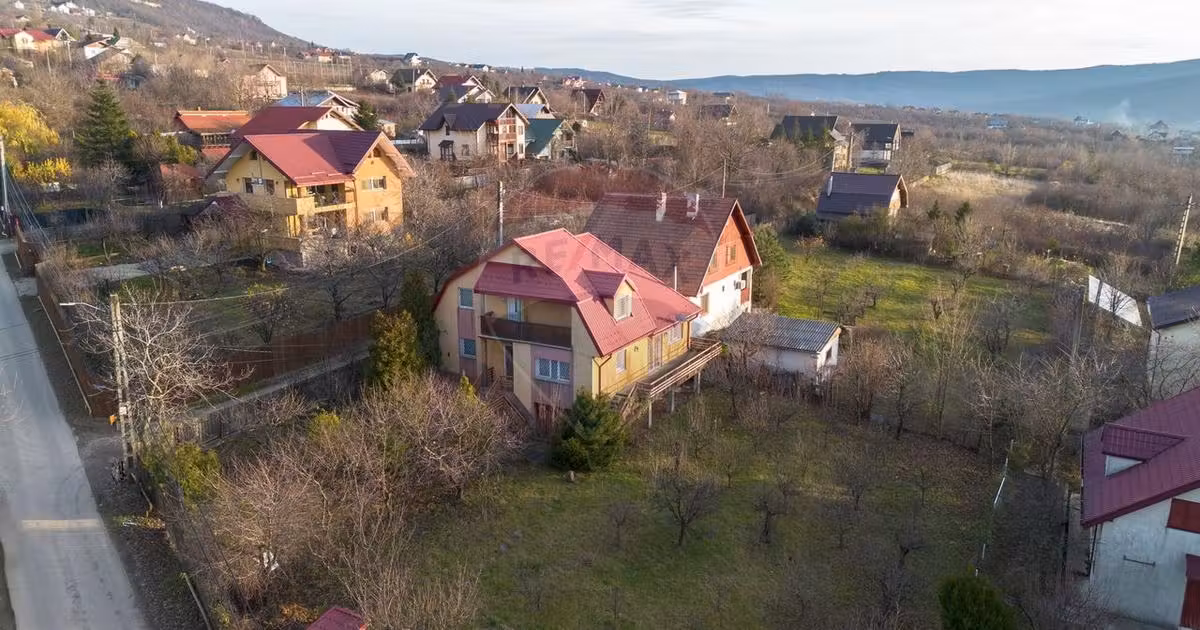Casă individuală de vânzare cu 4 camere în Bârnova