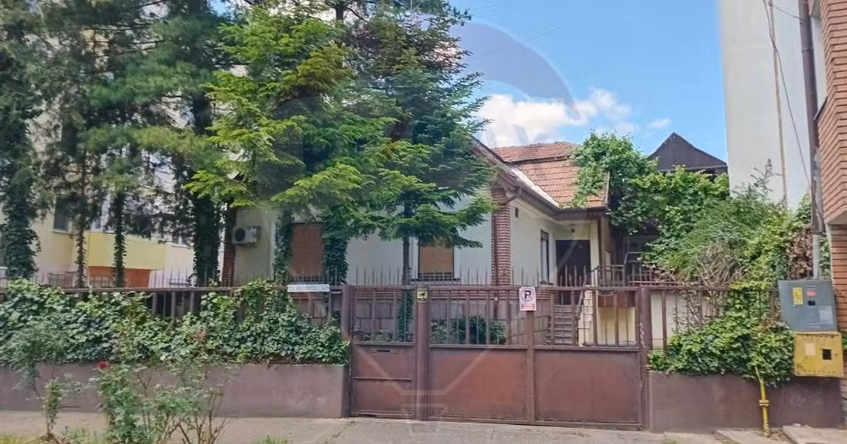 Casă de vânzare cu 6 camere, mobilată în zona Ultracentral, Arad