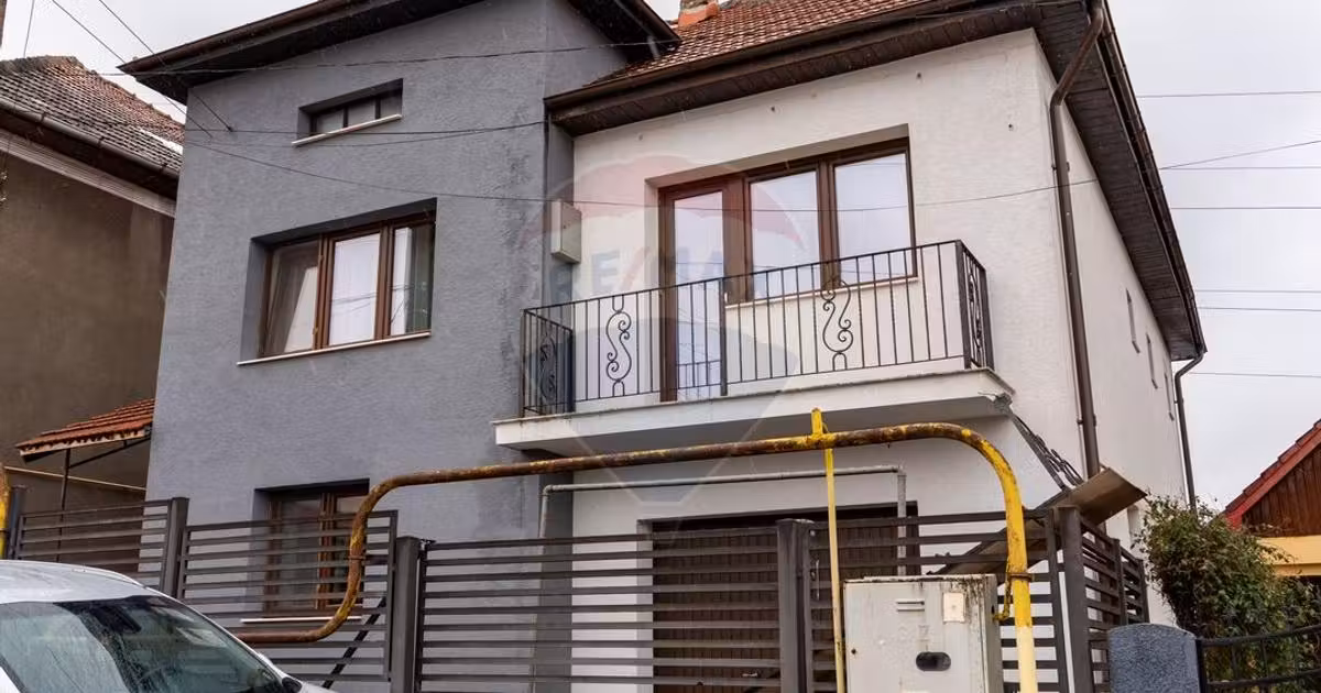 Casă de vânzare cu 5 camere, mobilată în Hunedoara