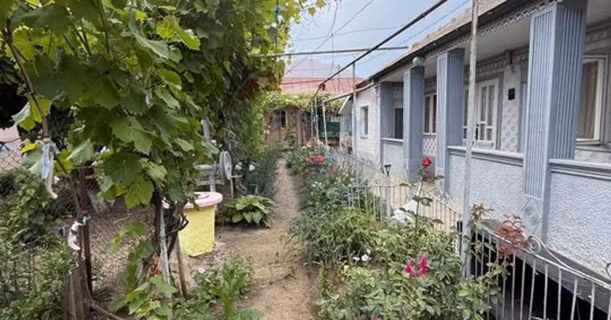 Casă individuală de vânzare cu 6 camere, mobilată în Zorleni