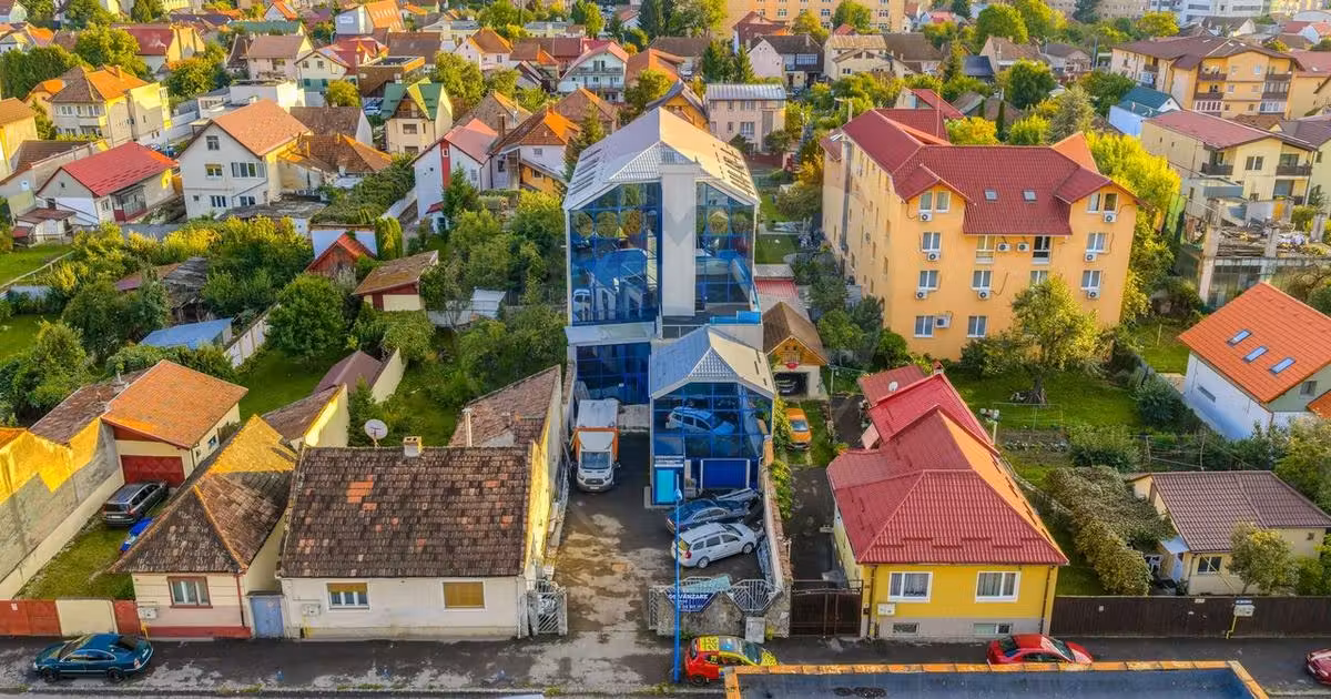 Birou de vânzare de 902 mp, în zona Griviței, Brașov