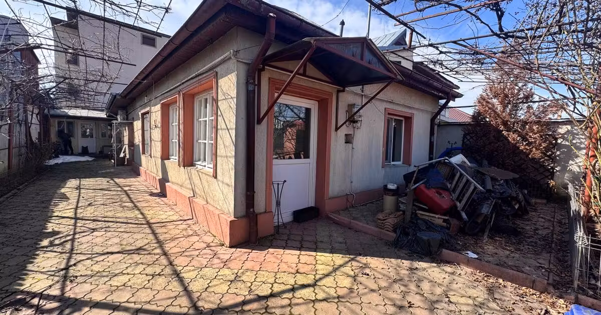 Casă individuală de vânzare cu 4 camere în zona Fundeni, Sector 2