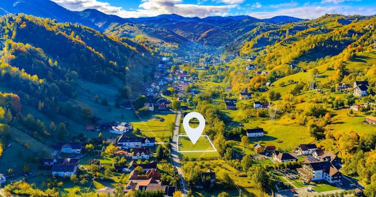 Teren Construcții intravilan de vânzare de 2200 mp, în Șimon