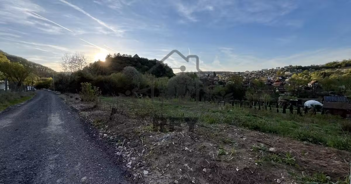 Teren Construcții intravilan de vânzare de 1250 mp, în Cisnădioara