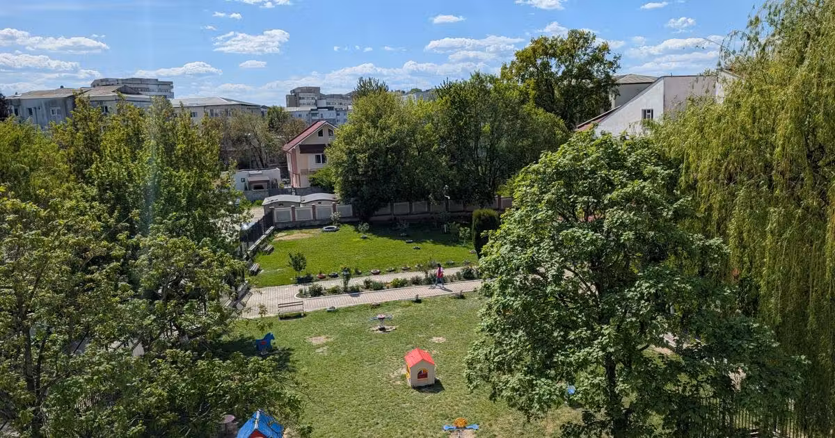Apartament de vânzare cu 3 camere în zona Ultracentral, Bacău