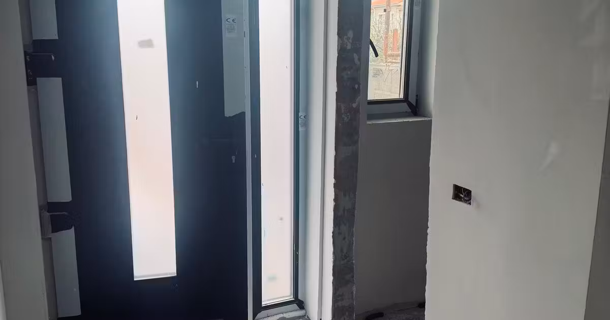 Casă de vânzare cu 4 camere în Giroc