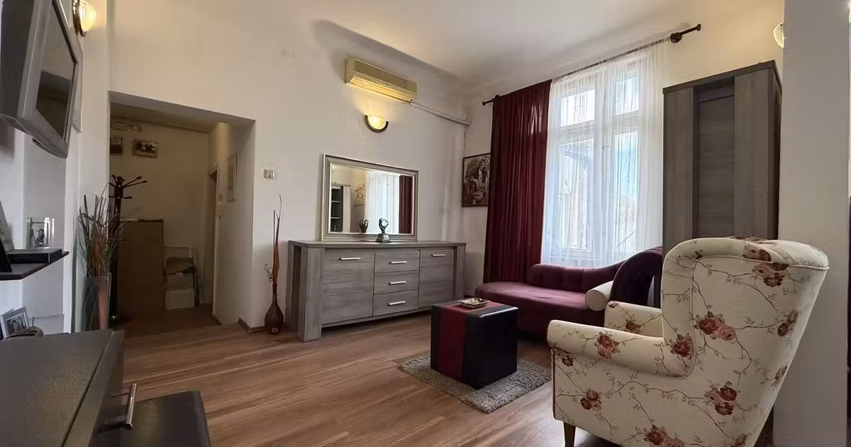 Apartament de vânzare cu 6 camere, mobilat în Ultracentral