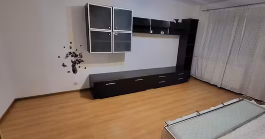 Apartament Militari