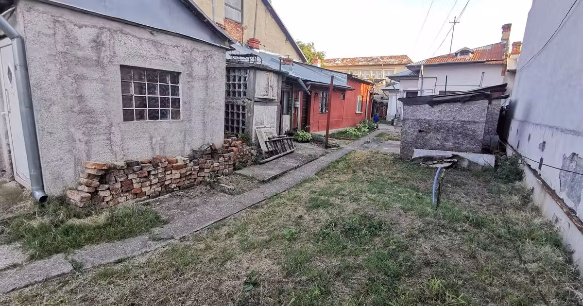 Casă de vânzare cu 2 camere în zona Central, Ploiești